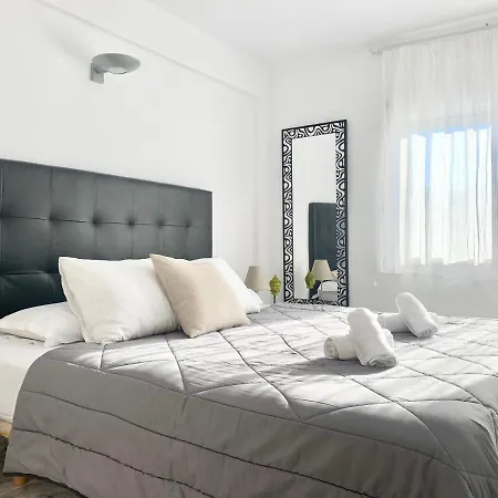 Zaragoza Apartment *